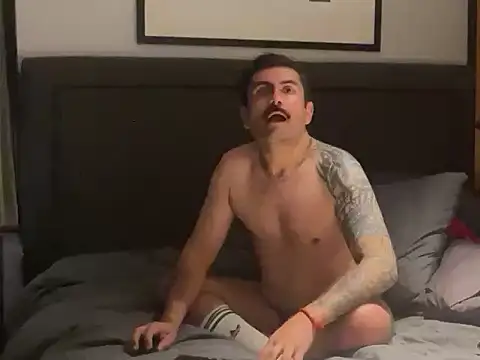 LukasMackenna webcam