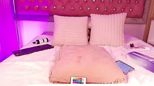 ZairaFoox webcam