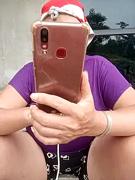 NyloveSquirt webcam