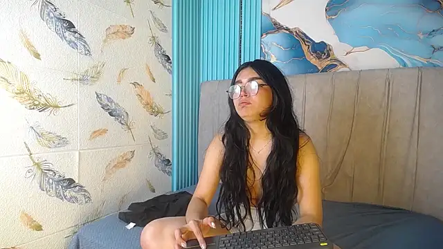 mia_monroepri webcam