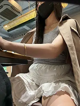 tina_995 (F young) - Make my pussy wet.