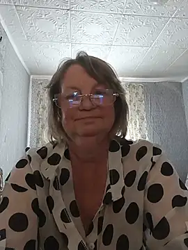 MilashkaCutie50 live cam on StripChat