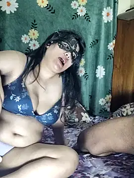 Cutehornycouples webcam