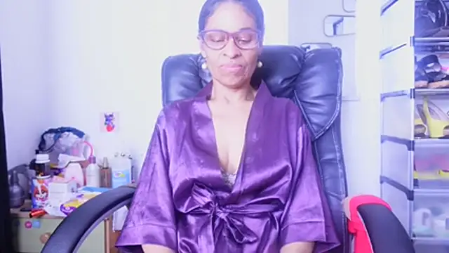 Aries_Mature live cam on StripChat