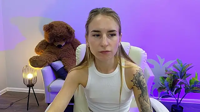 DeboraHorny webcam