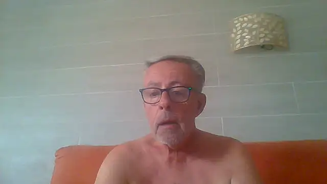 tuggy59 live cam on StripChat