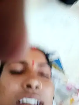 Poojaxx56 webcam