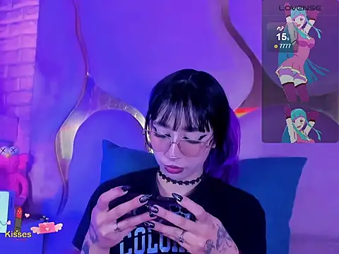 NaniiSisy webcam