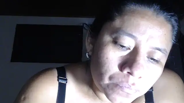 adrixxx38 live cam on StripChat