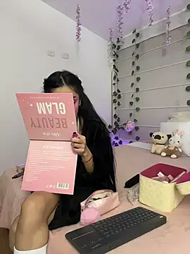 Lucyjoi webcam