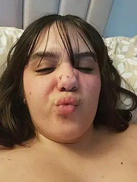 its_lauu_ webcam