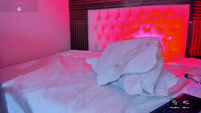 EmilyMora1_ webcam