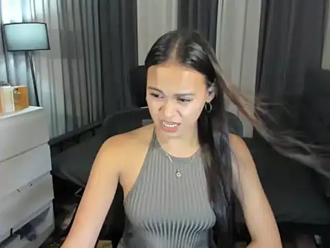 XTsUncutMargauxX webcam