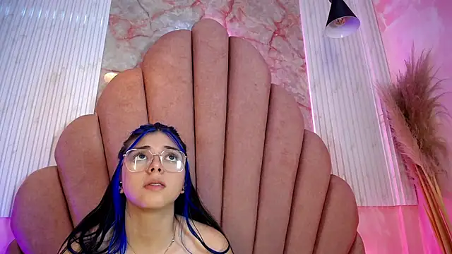 Kyomi_Hunt webcam