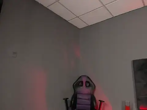 MiiaLimour webcam