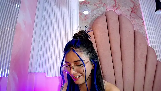 Kyomi_Hunt webcam