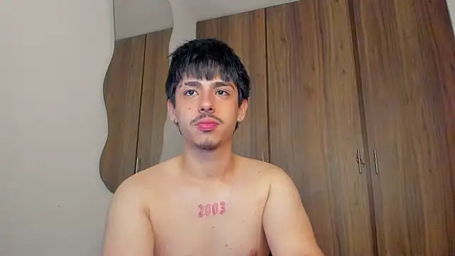 Maximo_Miller webcam