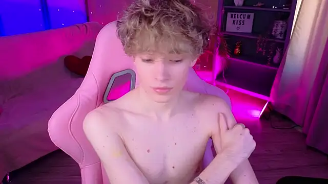 kevingarsiaa live cam on StripChat