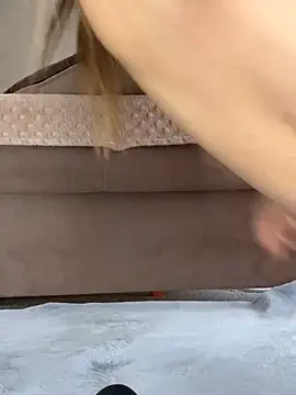 LaraVoosh