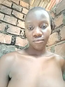 Black_juicy24 webcam