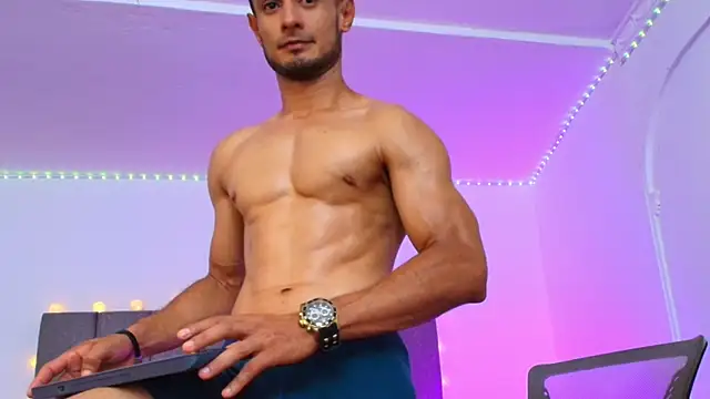 Adonys_Lewis_ webcam