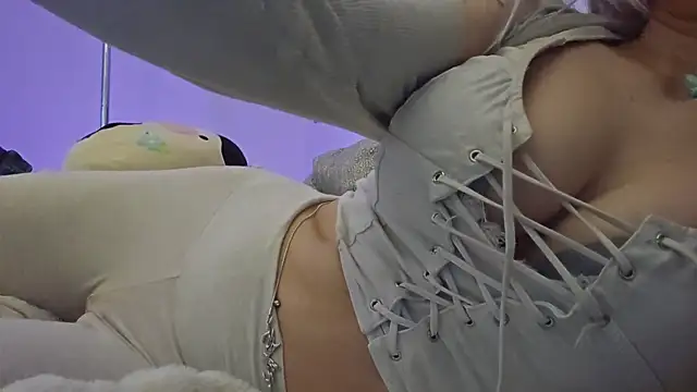 sluttybambiii webcam