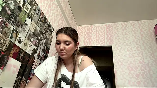 JanineThielman live cam on StripChat