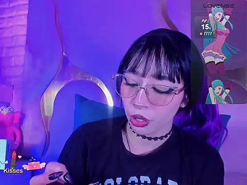 NaniiSisy webcam