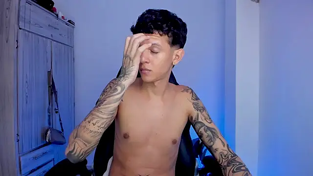 tylerrnova live sex cam