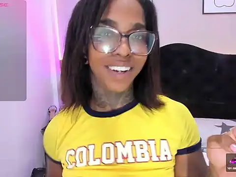Pauline_Fox webcam