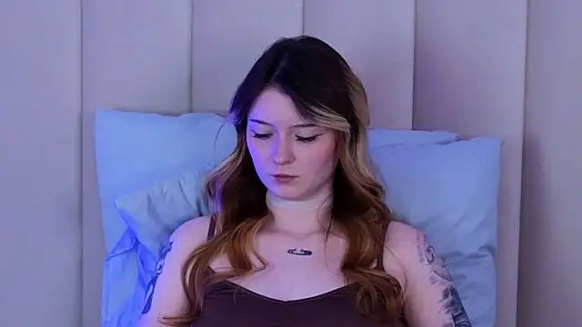 AlyssFrost webcam