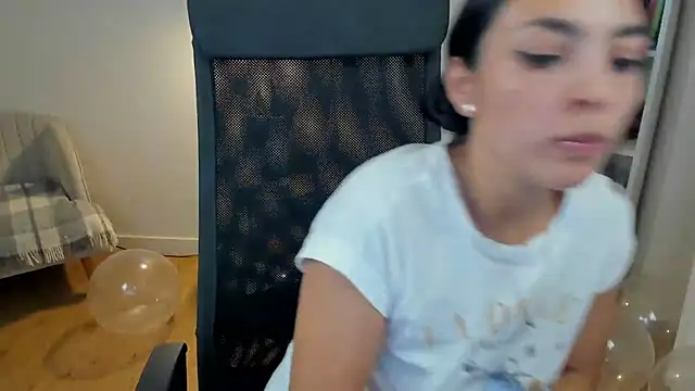 _BellaEvans_ webcam