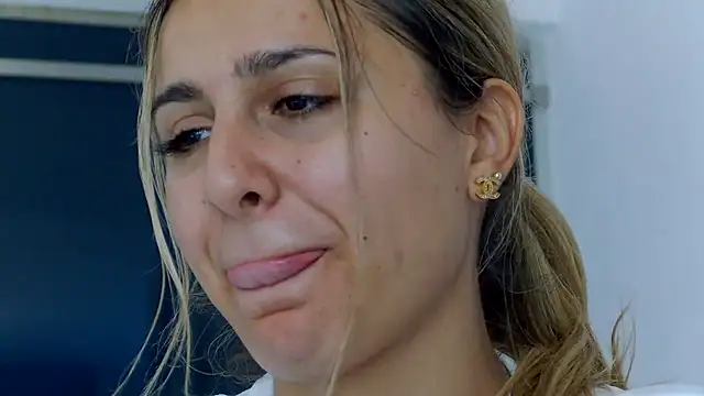 NicolePlay webcam