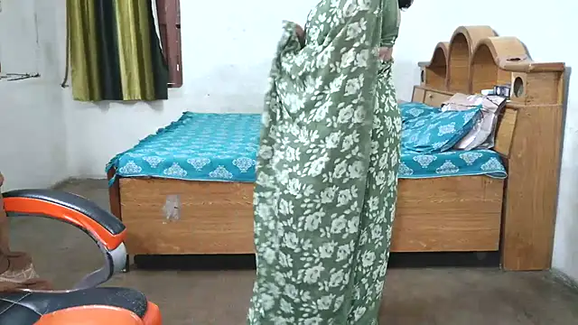 Cute_Mahi22 webcam