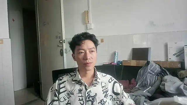 xhqds (Ask my age) - 高清直播摄像头
