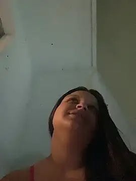julia_moreira live cam on StripChat