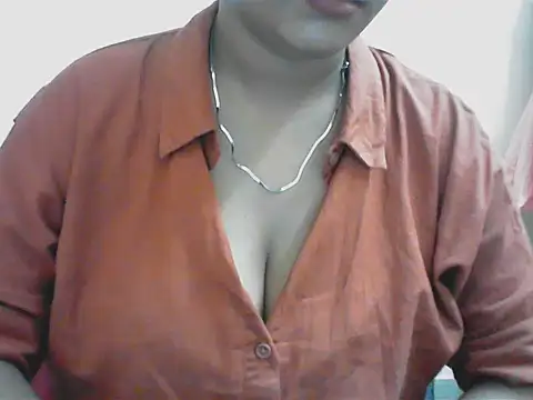 LovingPihu webcam