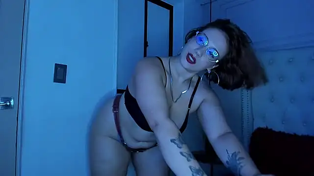 MillyHotsoon live webcam show