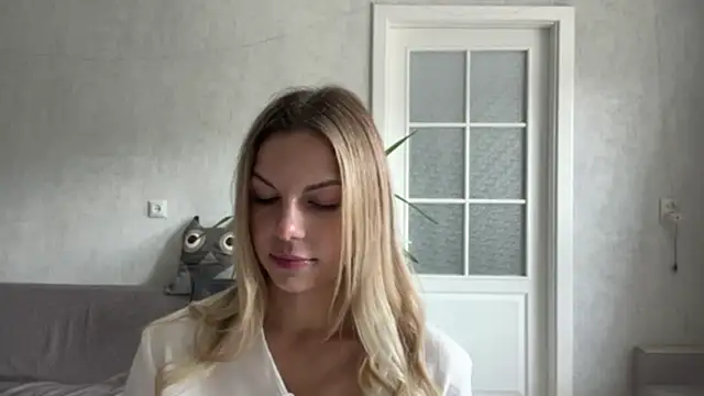 LaraineDomebo live webcam show