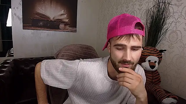 KyloEast live webcam show