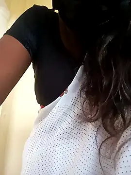 Keerthi_143 webcam