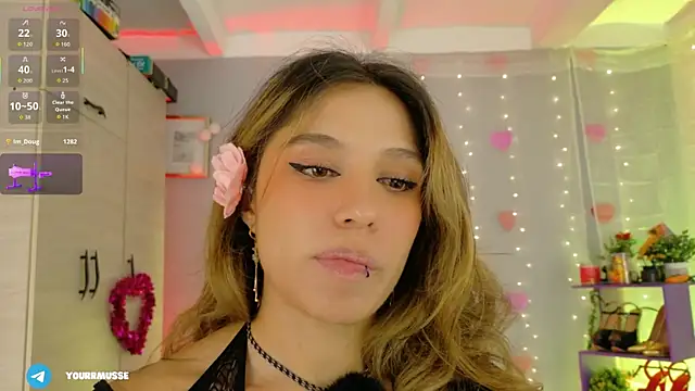 yourrmuse_ (F young) - First squirt of the night?