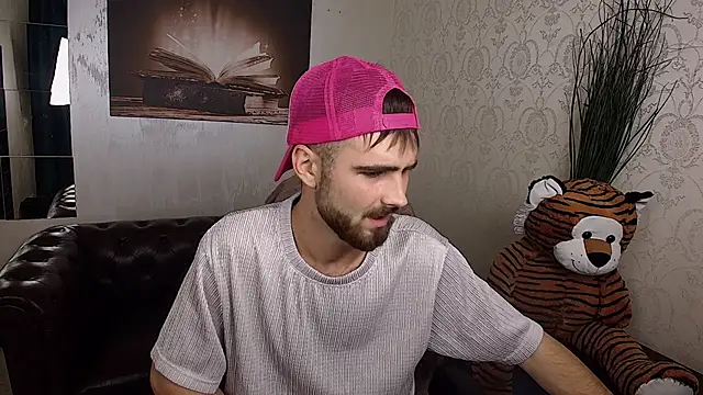 KyloEast live cam on StripChat