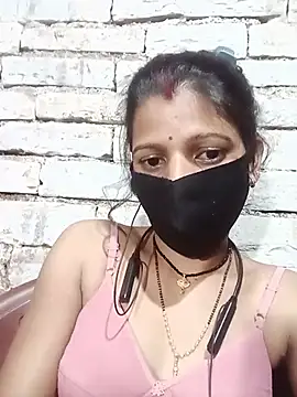 Divya-11431 live cam on StripChat