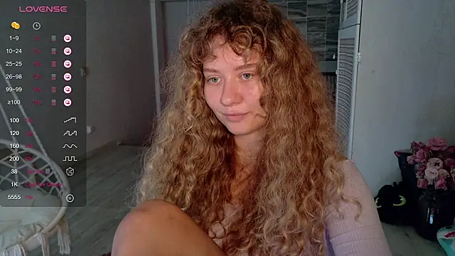 Milounee live cam on StripChat