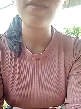 MISSKUTE-2000 live cam on StripChat