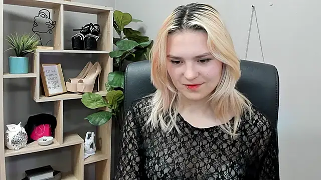 SweetLilyxo live cam on StripChat