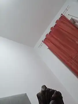 Rowland90 live cam on StripChat
