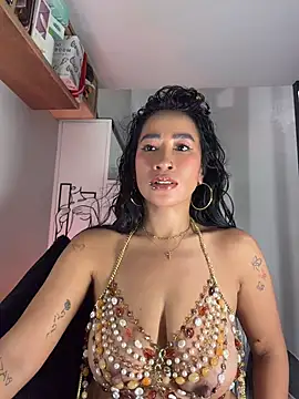 AsianMilfSheryl webcam