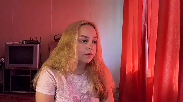 ZoraDearmon webcam